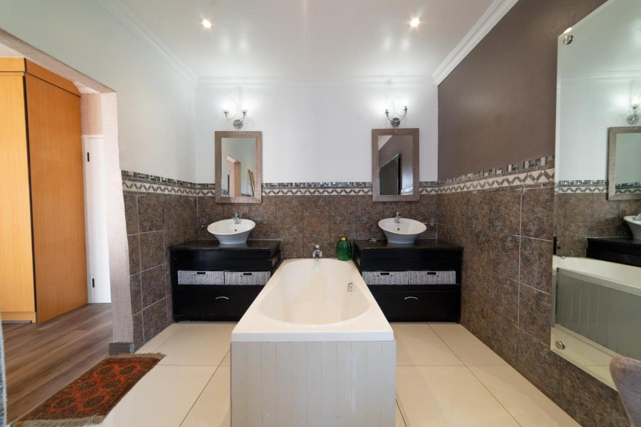 Luxury Boutique Home In Kyalami ميدراند المظهر الخارجي الصورة